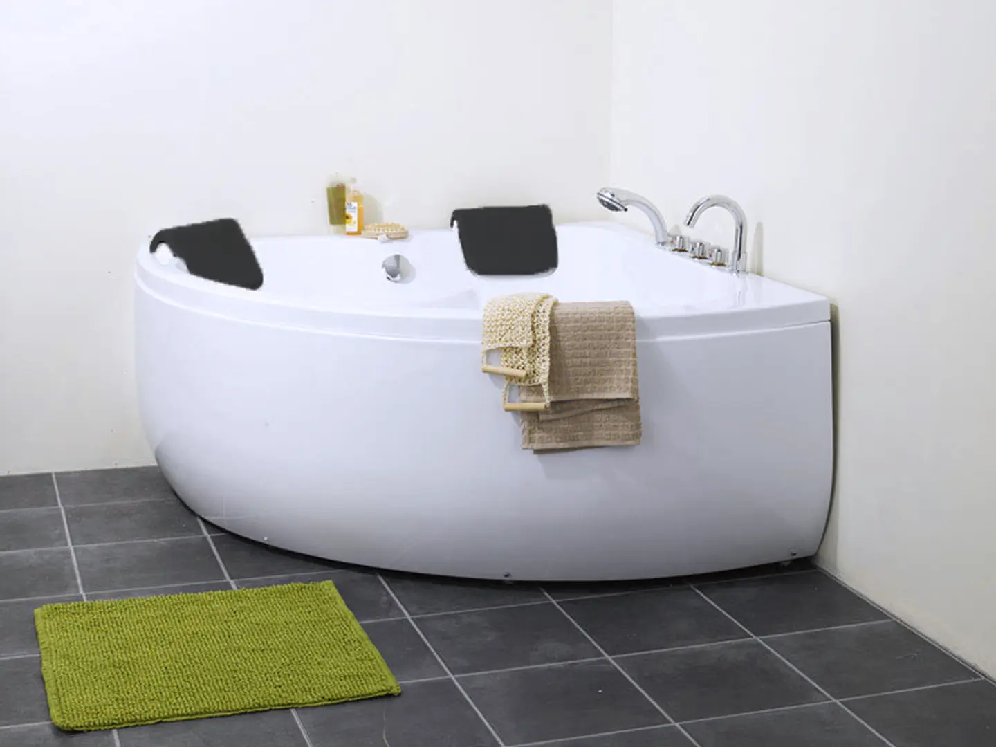 Alm_Bathtub_Freedom_140_CM_without_faucet_6506_Images_web_1_1440x1080