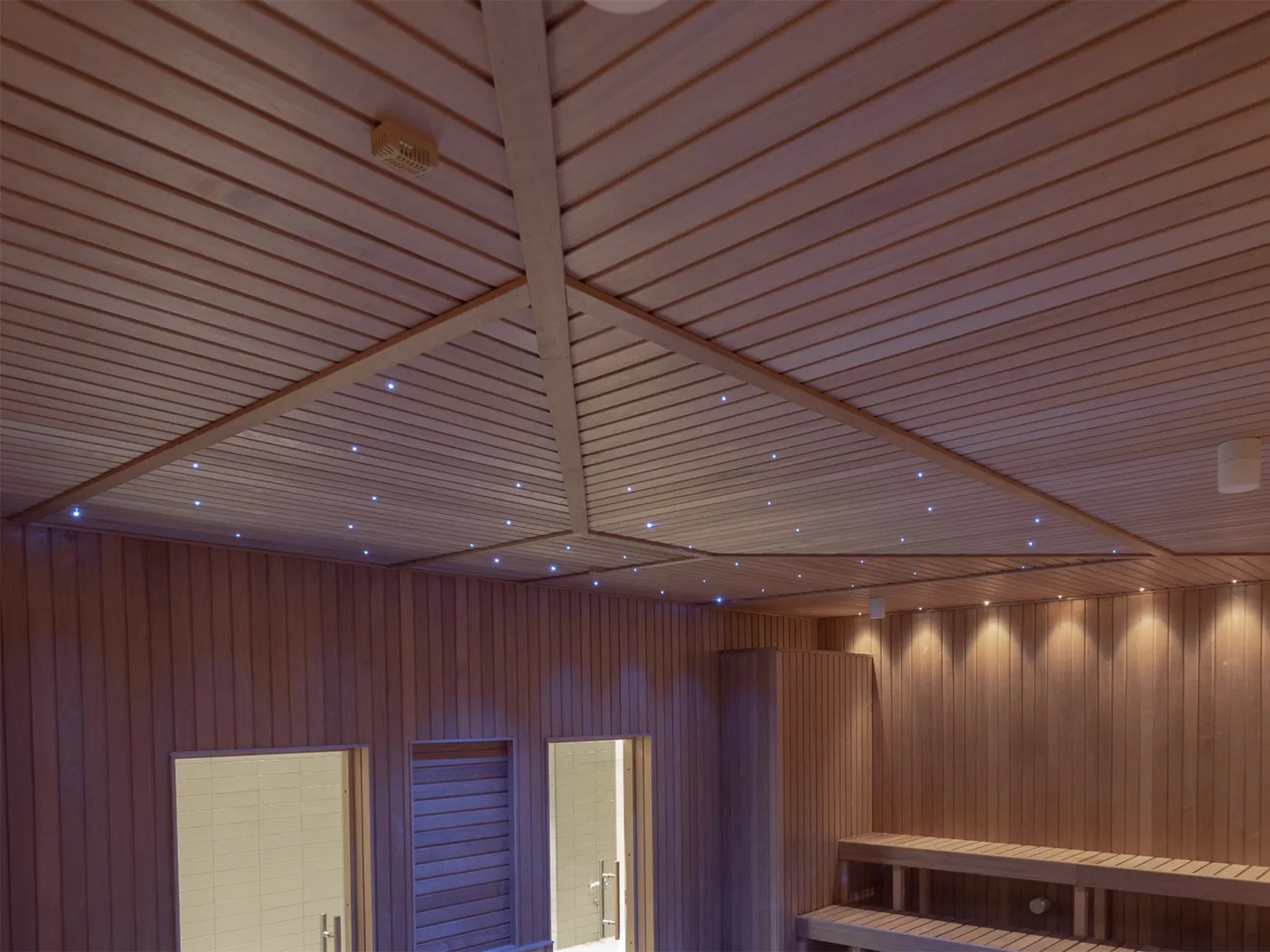 Sauna_tilbehør_Fiberoptisk_saunalys_10_+_1_XL_6373_Billeder_web_1_1440x1080