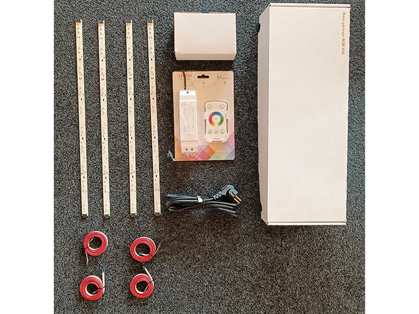 Sauna_tilbehør_LED_Skinne_RGBWfarvet_lys_4_pak_lysdæmpende_basis_6374_Billeder_web_2_1440x1080