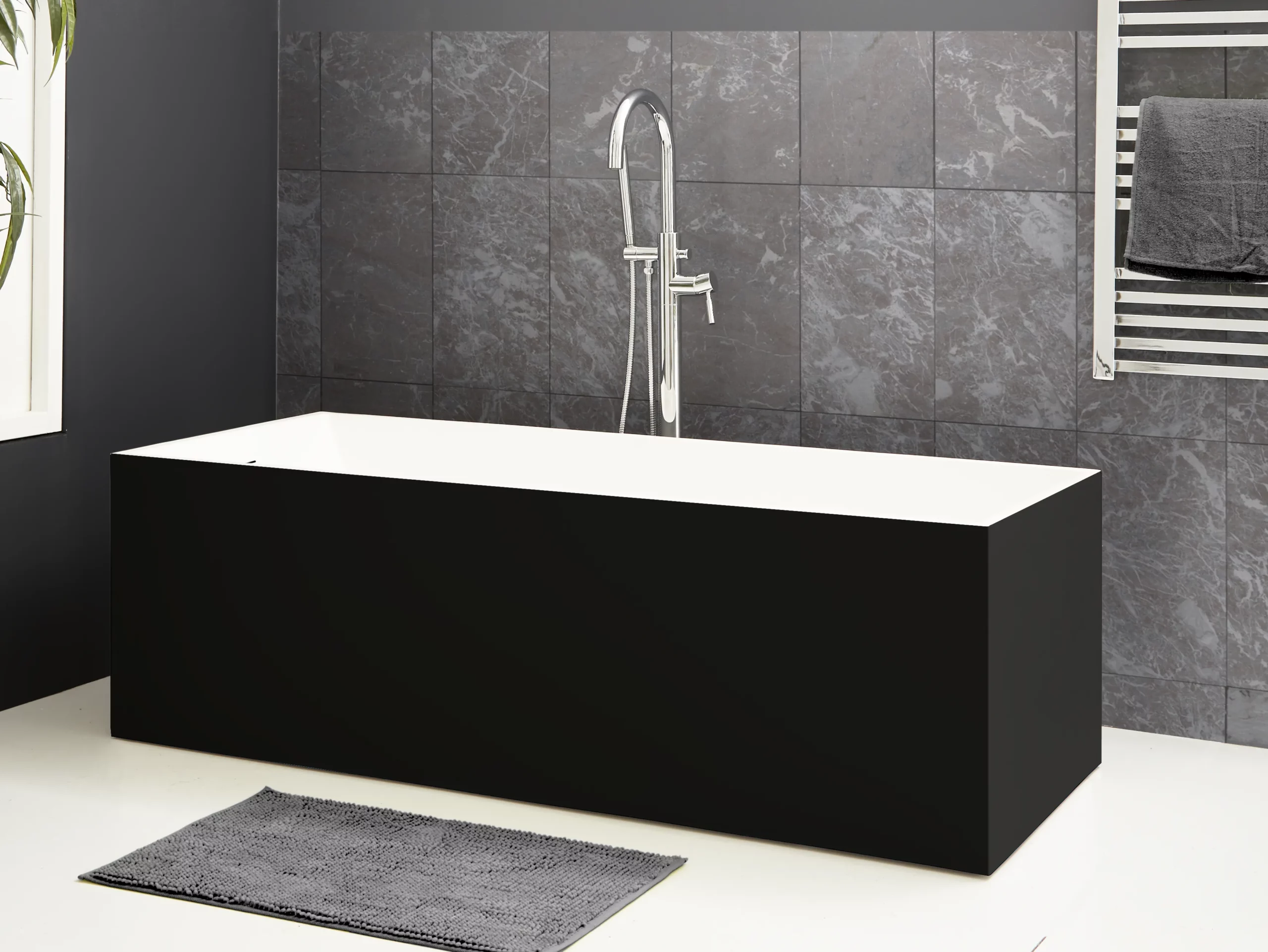 Stenbadekar_Badia_ROCKSOLID_170_matsort_6520_Billeder_web_5_1440x1080